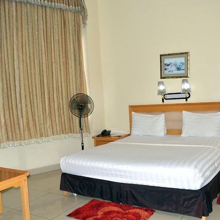 Civitas Hotel Кигали Экстерьер фото
