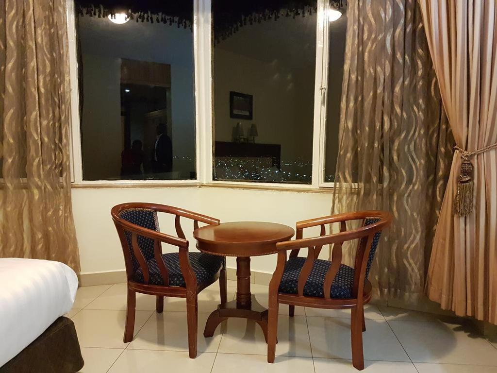 Civitas Hotel Кигали Экстерьер фото