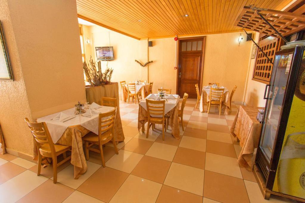 Civitas Hotel Кигали Экстерьер фото