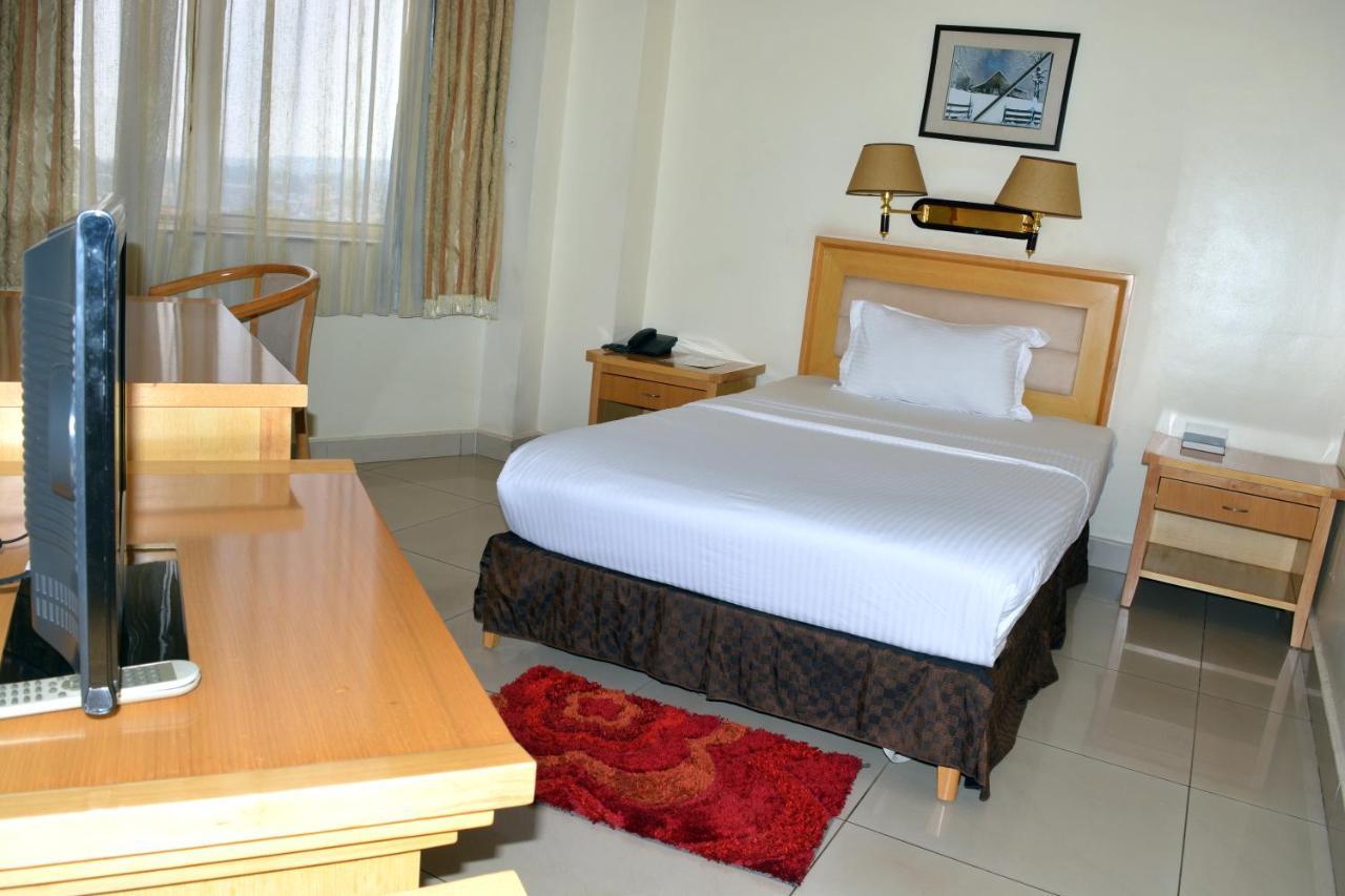 Civitas Hotel Кигали Экстерьер фото
