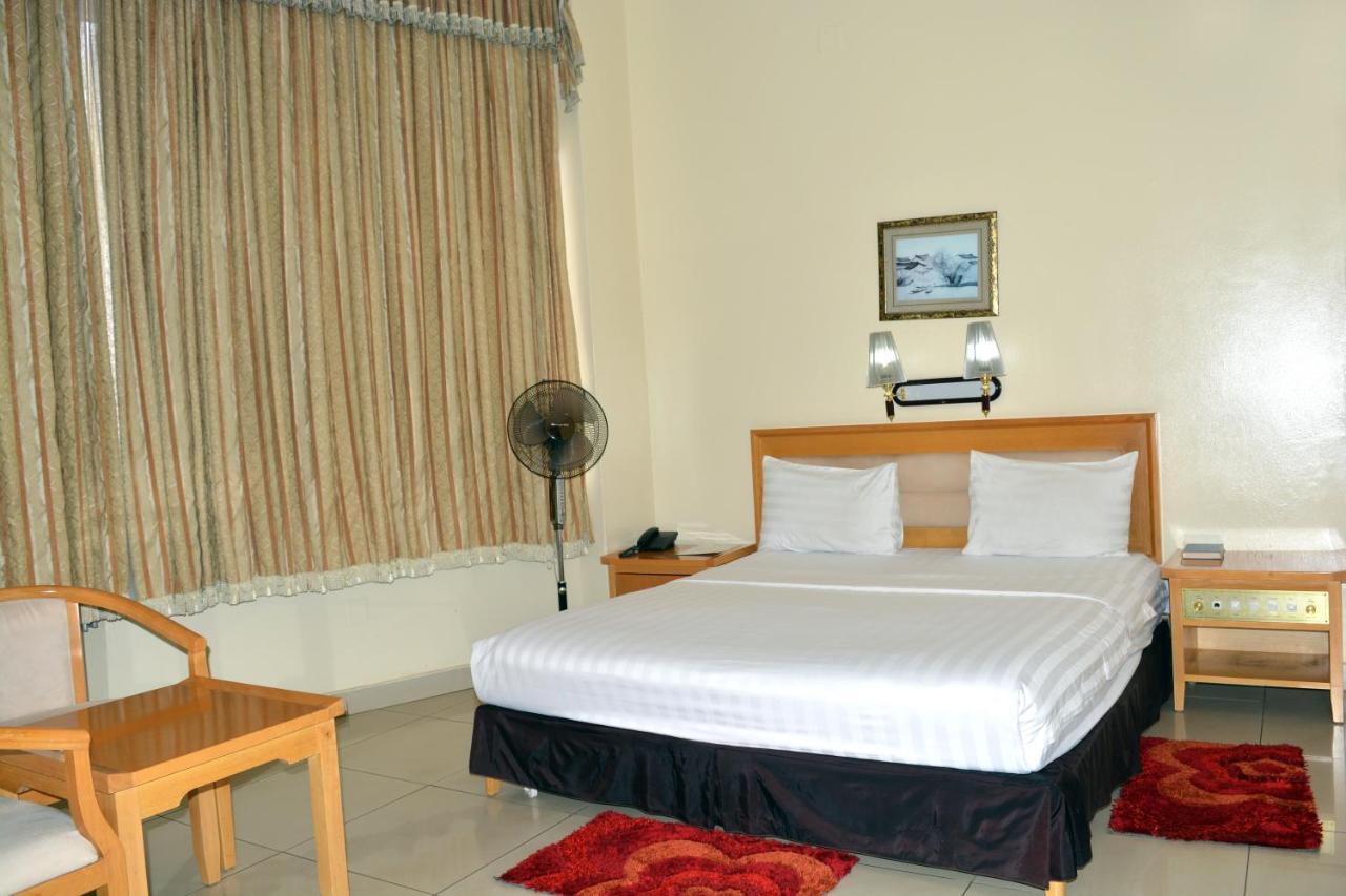 Civitas Hotel Кигали Экстерьер фото
