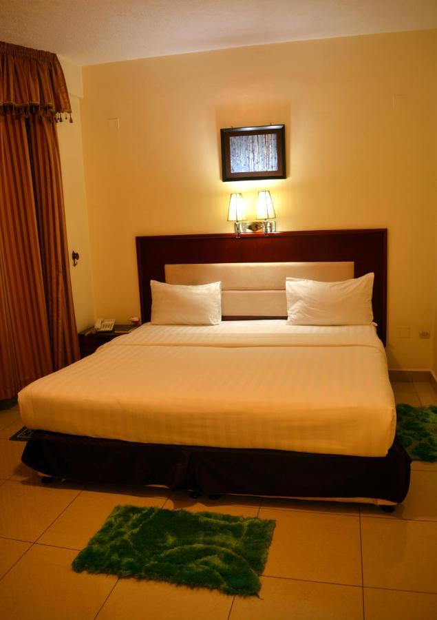 Civitas Hotel Кигали Экстерьер фото